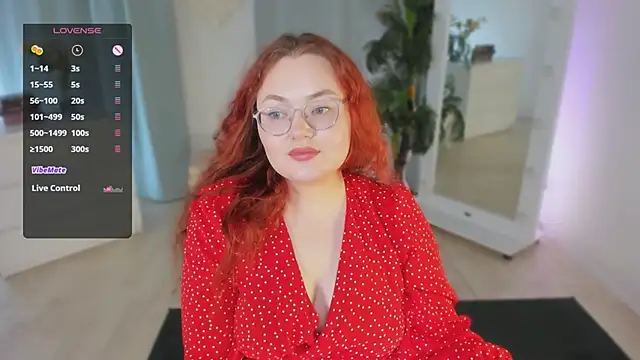 Snapshot of Lana_Bananass chatting on June 15, 11:01 am Lana Bananass online show from June 15, 11:01 am