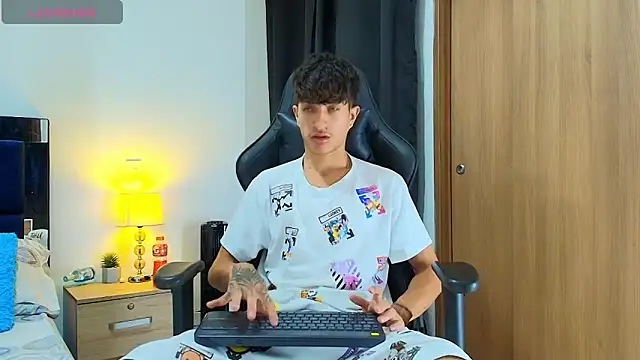  CamiloBass online show from May 10, 1:22 am