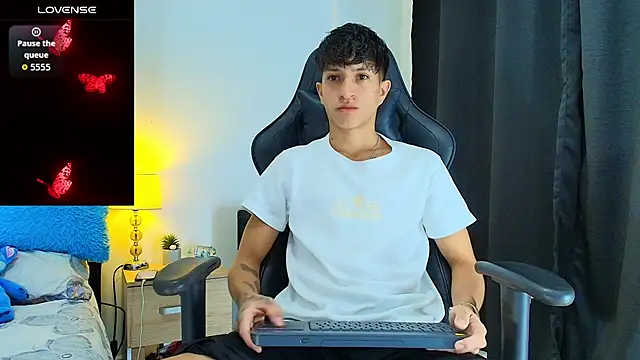  CamiloBass online show from June 21, 12:46 am