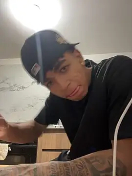 Snapshot of JoanG10 chatting on September 14, 5:06 am JoanG10 online show from September 14, 5:06 am