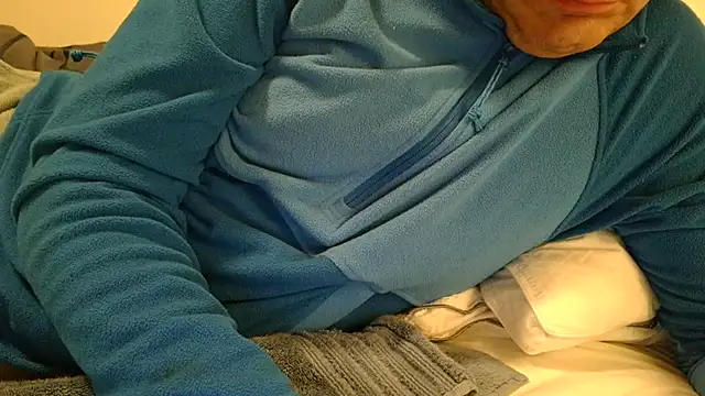 costanza7070 online show from March 6, 7:25 am