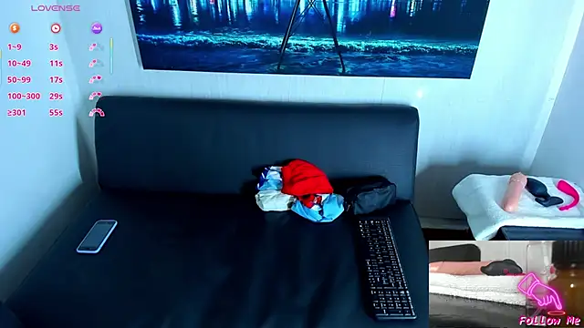 Piggy Eddy online show from September 15, 9:15 pm