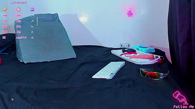 Piggy Eddy online show from January 12, 2:17 am