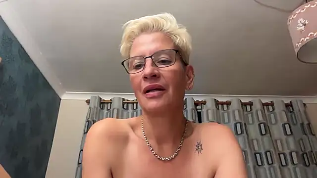 JennyHazel1 online show from July 28, 8:52 pm