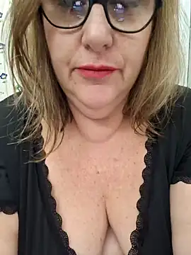 Snapshot of Mara-24 chatting on January 12, 10:43 pm Mara-24 online show from January 12, 10:43 pm