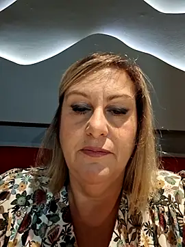 Snapshot of Mara-24 chatting on October 3, 7:11 pm Mara-24 online show from October 3, 7:11 pm