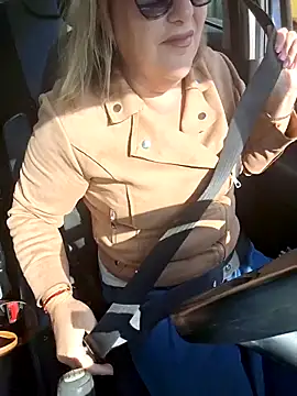 Snapshot of Mara-24 chatting on October 19, 9:21 am Mara-24 online show from October 19, 9:21 am