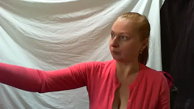 Snapshot of Redheadgreeneyed-maks chatting on October 16, 12:39 pm Redheadgreeneyed-maks online show from October 16, 12:39 pm