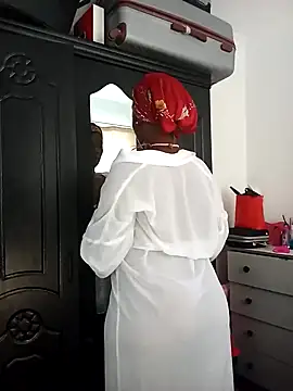 Snapshot of bigbootyboohle chatting on February 9, 9:47 am bigbootyboohle online show from February 9, 9:47 am