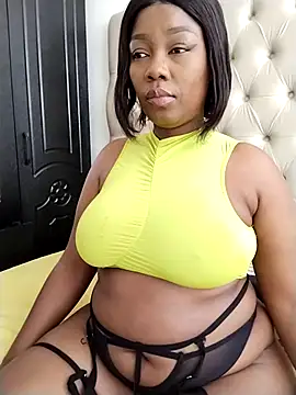 Snapshot of bigbootyboohle chatting on October 25, 8:00 am bigbootyboohle online show from October 25, 8:00 am