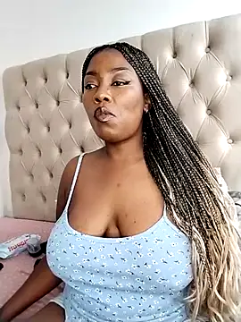 bigbootyboohle online show from June 24, 12:15 pm