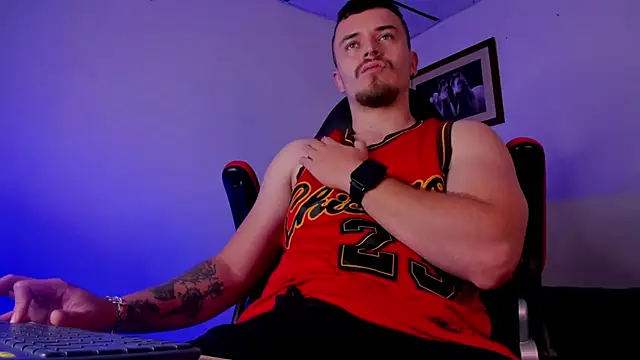 Snapshot of james_connor2 chatting on December 27, 7:03 pm james connor2 online show from December 27, 7:03 pm