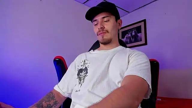 Snapshot of james_connor2 chatting on January 22, 6:52 pm james connor2 online show from January 22, 6:52 pm