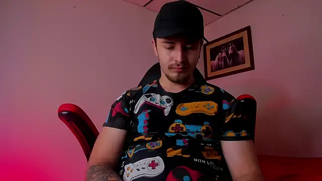 Snapshot of james_connor2 chatting on January 26, 1:58 pm james connor2 online show from January 26, 1:58 pm