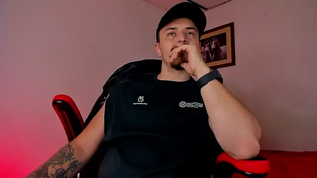 Snapshot of james_connor2 chatting on February 18, 7:19 pm james connor2 online show from February 18, 7:19 pm