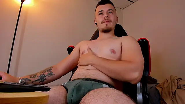 Snapshot of james_connor2 chatting on March 14, 9:54 pm james connor2 online show from March 14, 9:54 pm