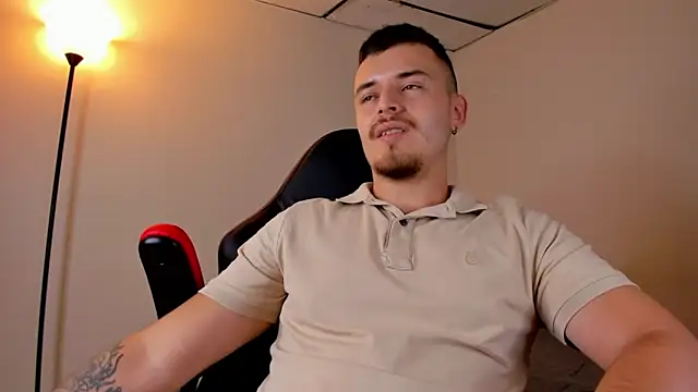 Snapshot of james_connor2 chatting on March 18, 7:10 pm james connor2 online show from March 18, 7:10 pm