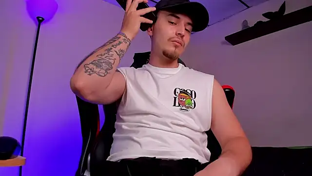 Snapshot of james_connor2 chatting on November 5, 7:14 pm james connor2 online show from November 5, 7:14 pm