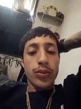 Snapshot of Gibbzmx chatting on October 31, 9:05 pm Gibbzmx online show from October 31, 9:05 pm