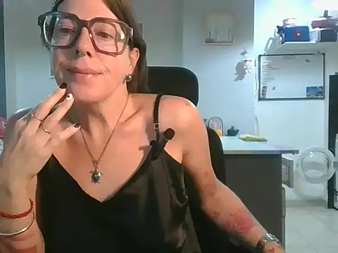 Calentandote online show from June 12, 8:35 am