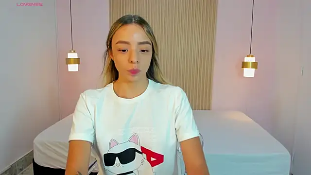 AliceRoss0 online show from June 26, 8:35 pm