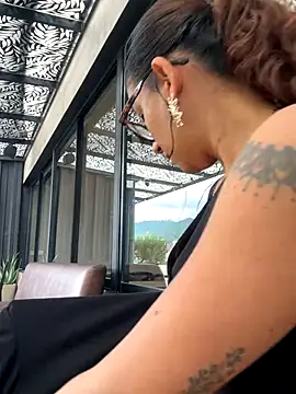 ValeriEvan online show from October 5, 2:15 pm