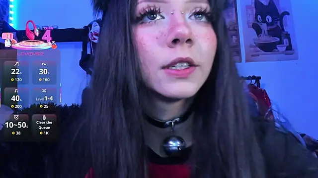 Snapshot of Alicedangerrr chatting on July 12, 2:24 am Alicedangerrr online show from July 12, 2:24 am