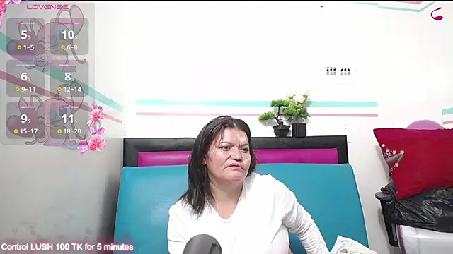 Snapshot of kambelroche chatting on July 25, 11:52 am kambelroche online show from July 25, 11:52 am