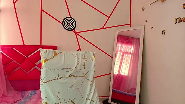 Snapshot of _Jessi29_ chatting on February 9, 5:43 pm Jessi29 online show from February 9, 5:43 pm