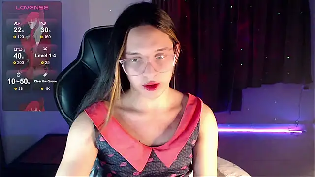 Snapshot of alexaryderr chatting on December 18, 12:10 am alexaryderr online show from December 18, 12:10 am