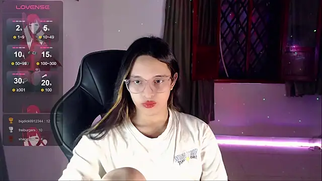 Snapshot of alexaryderr chatting on January 7, 8:34 am alexaryderr online show from January 7, 8:34 am