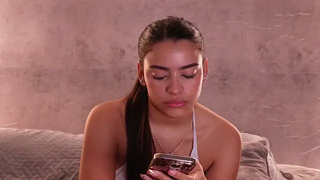 Nicky and Blake online show from December 3, 3:32 pm