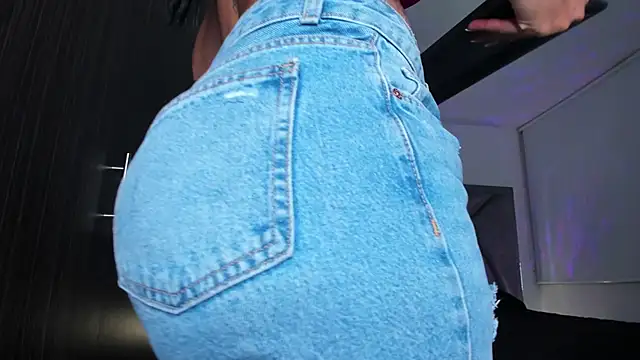 samaay07  online show from December 5, 2:53 am