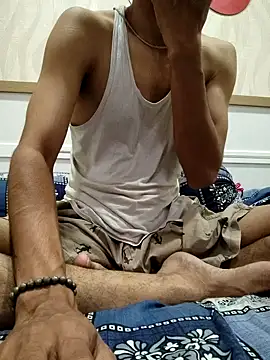 Snapshot of king_boy chatting on April 19, 9:28 pm king boy online show from April 19, 9:28 pm