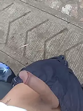 Snapshot of Cuervo_maniaco chatting on November 4, 7:35 pm Cuervo maniaco online show from November 4, 7:35 pm