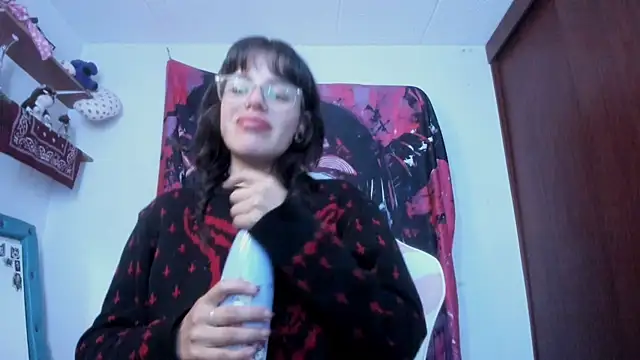 Snapshot of Lucyfx666 chatting on May 26, 7:15 am Lucyfx666 online show from May 26, 7:15 am