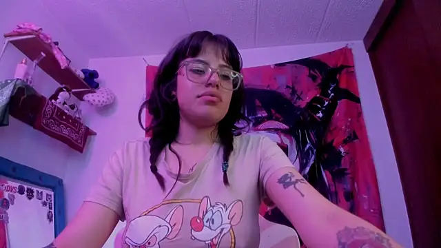 Snapshot of Lucyfx666 chatting on May 26, 7:21 pm Lucyfx666 online show from May 26, 7:21 pm