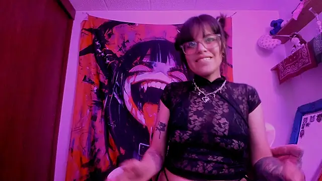 Snapshot of Lucyfx666 chatting on June 6, 7:35 am Lucyfx666 online show from June 6, 7:35 am