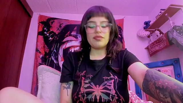 Snapshot of Lucyfx666 chatting on June 20, 2:14 am Lucyfx666 online show from June 20, 2:14 am