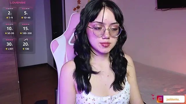 suzumi   online show from January 7, 6:35 pm