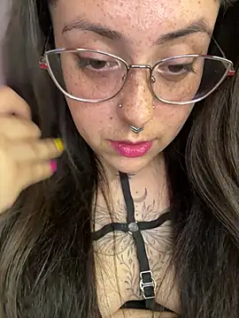 Snapshot of Mizztikaa chatting on February 1, 3:41 am Mizztikaa online show from February 1, 3:41 am