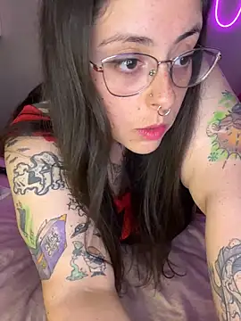 Snapshot of Mizztikaa chatting on November 24, 10:31 pm Mizztikaa online show from November 24, 10:31 pm