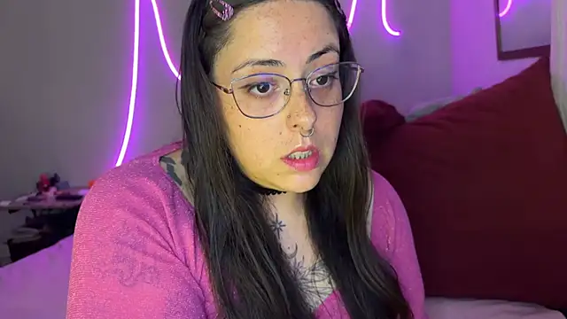 Snapshot of Mizztikaa chatting on December 1, 7:52 pm Mizztikaa online show from December 1, 7:52 pm