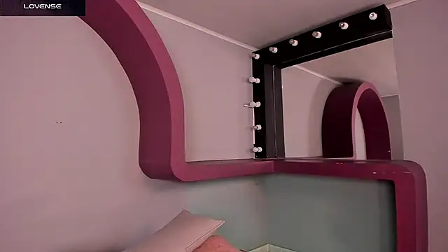 morganlake  online show from November 27, 3:52 am