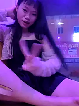 Snapshot of Alissa_121 chatting on November 22, 9:47 pm Alissa 121 online show from November 22, 9:47 pm