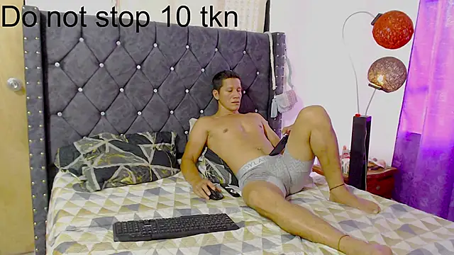 Snapshot of leoytessa_10 chatting on February 27, 6:20 pm leoytessa 10 online show from February 27, 6:20 pm