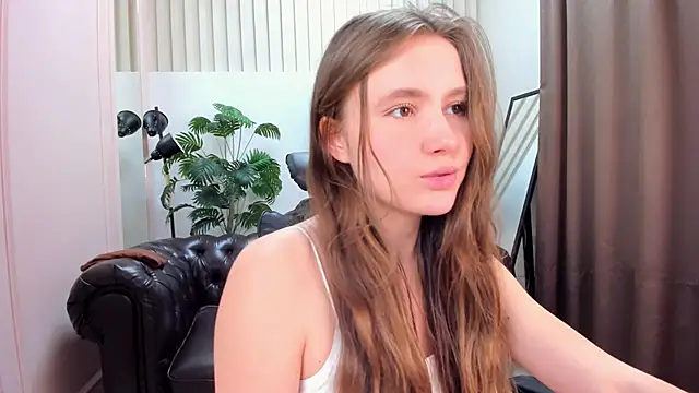 Snapshot of MaryannSoftt chatting on February 5, 6:26 pm MaryannSoftt online show from February 5, 6:26 pm