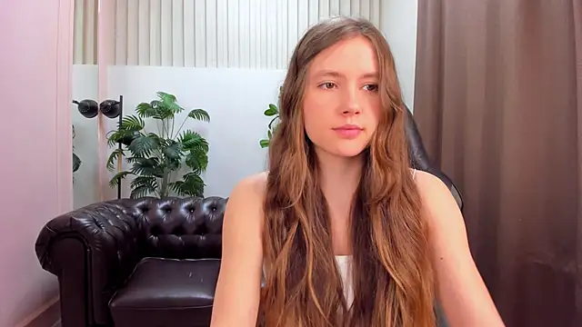 Snapshot of MaryannSoftt chatting on March 21, 3:24 pm MaryannSoftt online show from March 21, 3:24 pm