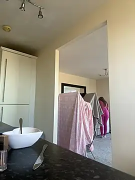 Snapshot of UKSYDNEYFOX chatting on February 28, 1:58 pm UKSYDNEYFOX online show from February 28, 1:58 pm