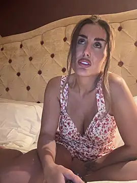 Snapshot of UKSYDNEYFOX chatting on March 17, 5:38 pm UKSYDNEYFOX online show from March 17, 5:38 pm